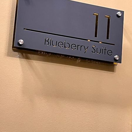 The Blueberry Hotel Pontypridd Exteriér fotografie
